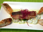 Lachs vom Grill auf Gurkenspaghetti, dazu frischgebackene Bobinger Seelen - Rezept - Bild Nr. 8296