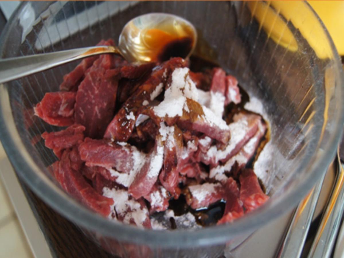 Mie-Nudeln mit Rindfleisch und Gemüse im Wok - Rezept - Bild Nr. 8299