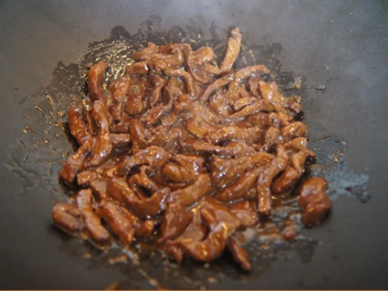 Mie-Nudeln mit Rindfleisch und Gemüse im Wok - Rezept - Bild Nr. 8303