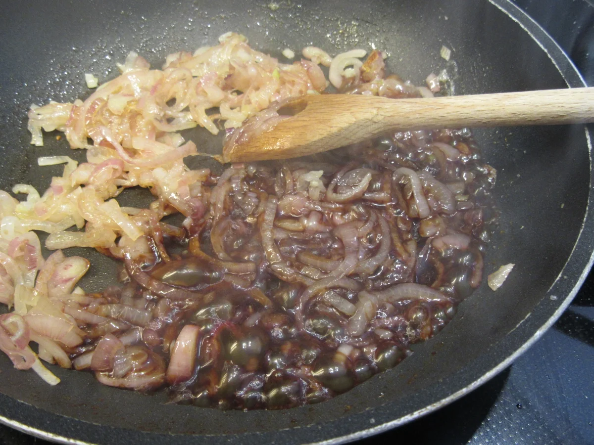 Salate: Karottensalat mit karamellisierten Zwiebeln und Champignons - Rezept - Bild Nr. 8299