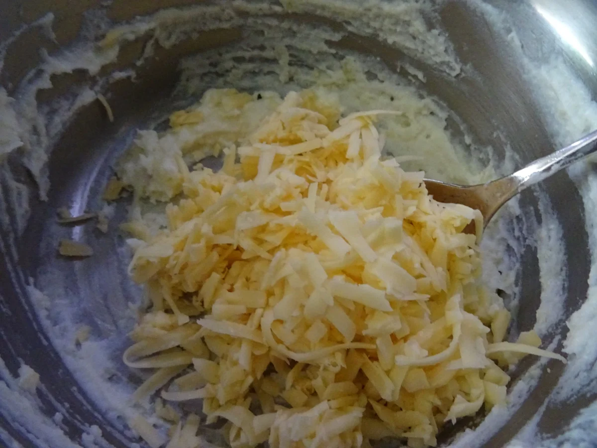 Conchiglioni mit dreierlei Füllung und Tomaten-Bechamel-Soße - Rezept - Bild Nr. 8308