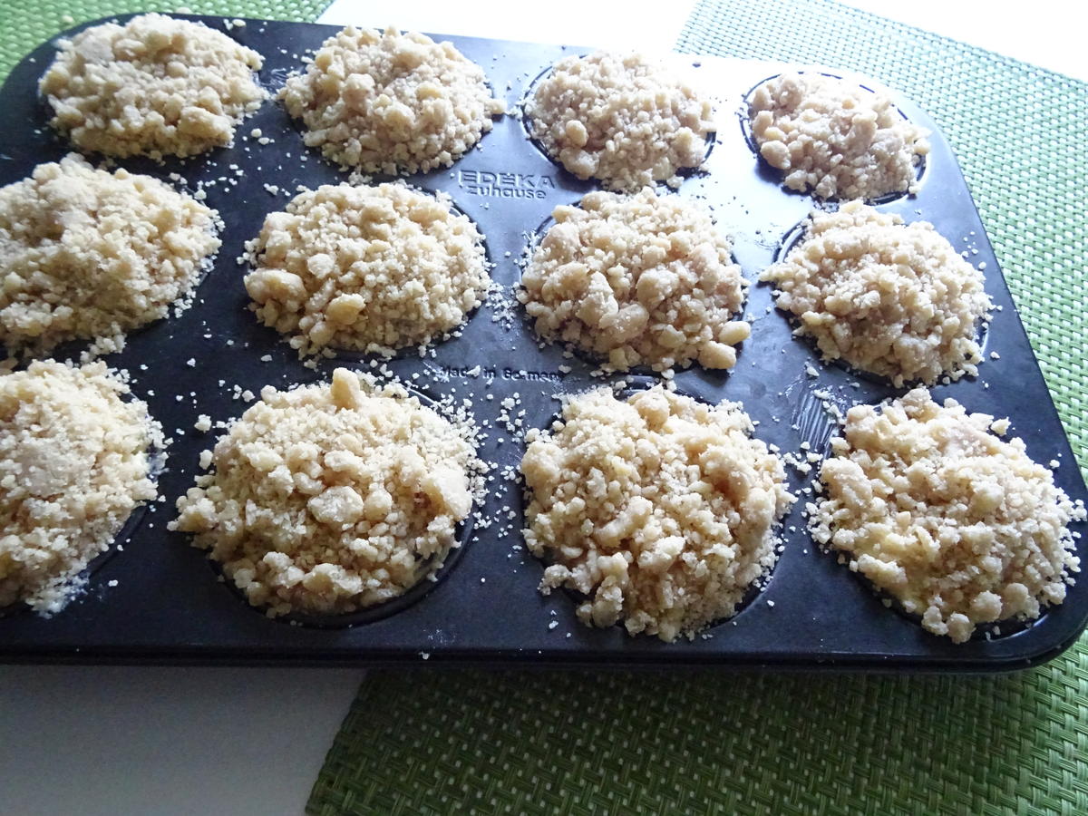 Heidelbeer-Muffins mit Marzipan-Streuseldecke - Rezept - Bild Nr. 5
