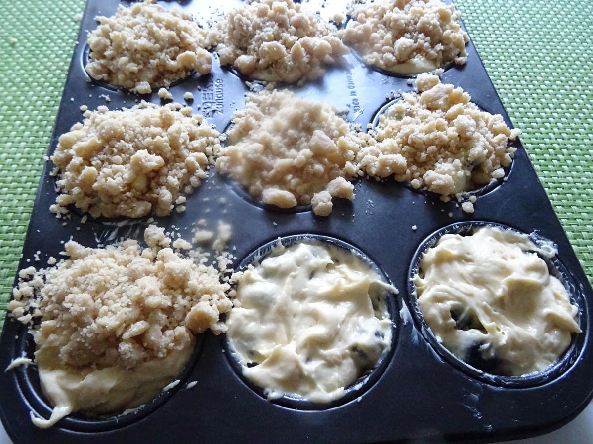 Heidelbeer-Muffins mit Marzipan-Streuseldecke - Rezept - Bild Nr. 6