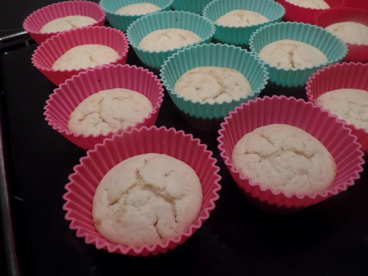 Rezept: Buttermilch-Minimuffins mit Heidelbeeren-Kompott Bild Nr. 8347 Buttermilch-Minimuffins mit Heidelbeeren-Kompott - Rezept - Bild Nr. 8347