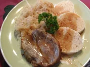 Tschechischer Schweinebraten mit Sauerkraut und Hefeknödel - Rezept - Bild Nr. 8364