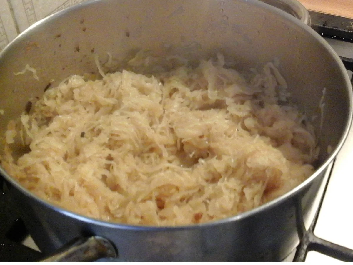 Tschechischer Schweinebraten mit Sauerkraut und Hefeknödel - Rezept - Bild Nr. 8373