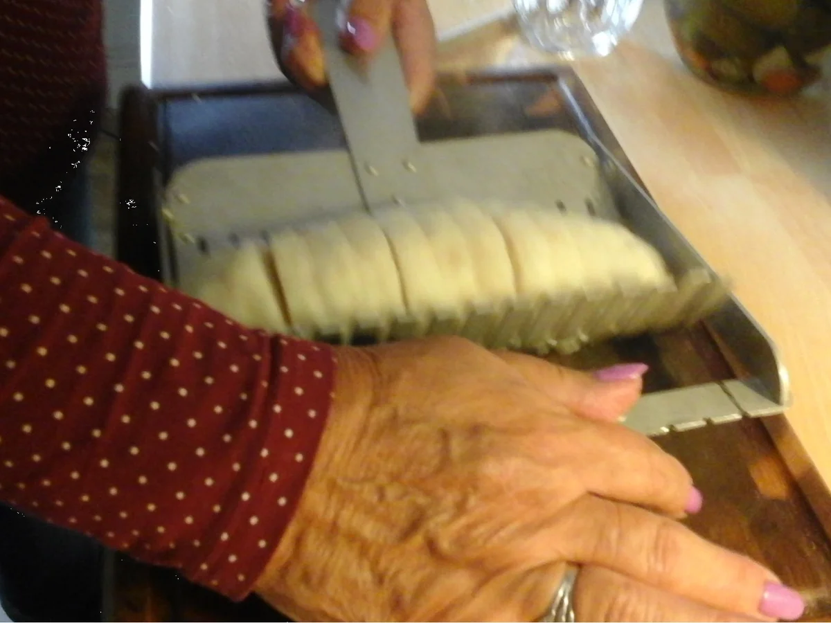 Tschechischer Schweinebraten mit Sauerkraut und Hefeknödel - Rezept - Bild Nr. 8395