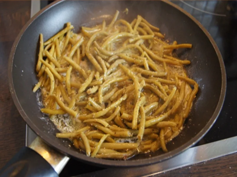 Paniertes Nackensteak mit Prinzessbohnen und Möhren-Kartoffel-Stampf - Rezept - Bild Nr. 11