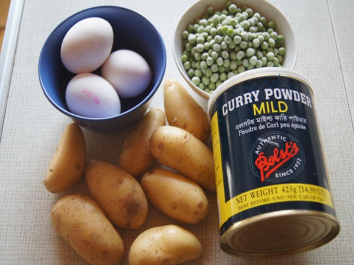 Eier mit Curry-Sauce und Curry-Kartoffeln - Rezept - Bild Nr. 3
