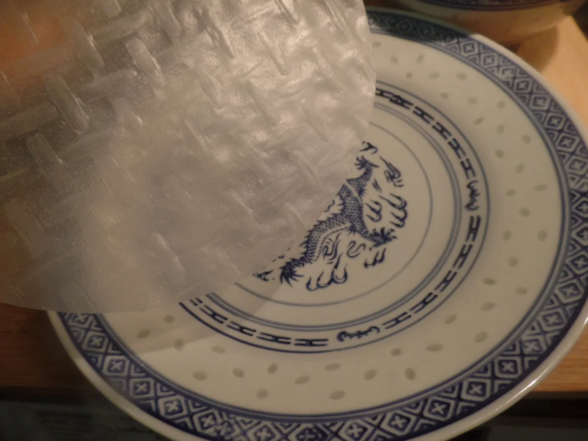 Sommerrollen mit Rinderfilet und Garnelen - Rezept - Bild Nr. 8380