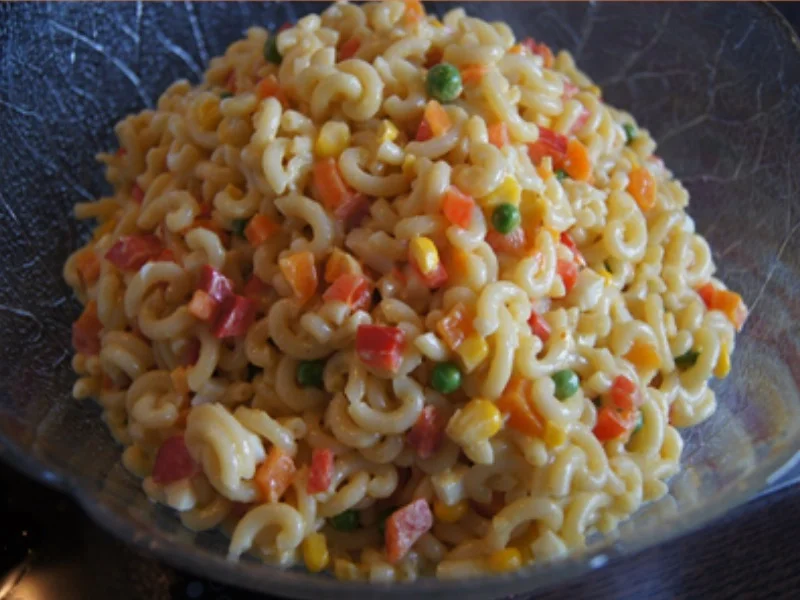 Rezept: Nudelsalat mit Gabelspaghetti, Gemüse und Eiern Bild Nr. 8372 Nudelsalat mit Gabelspaghetti, Gemüse und Eiern - Rezept - Bild Nr. 8372