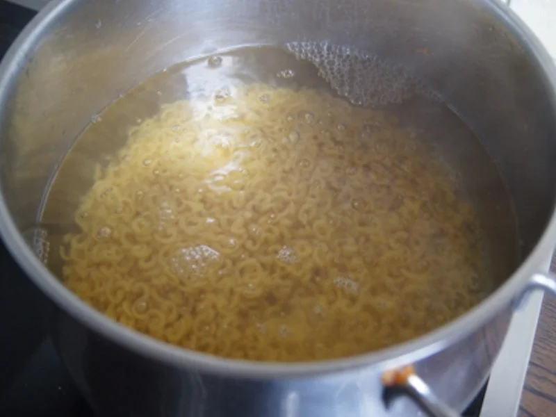 Rezept: Nudelsalat mit Gabelspaghetti, Gemüse und Eiern Bild Nr. 8374 Nudelsalat mit Gabelspaghetti, Gemüse und Eiern - Rezept - Bild Nr. 8374