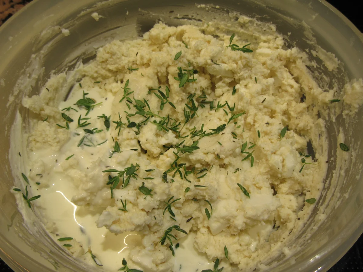Pikantes Backen: Fladen mit Schafskäse-Honig-Creme und Rucola - Rezept - Bild Nr. 8375