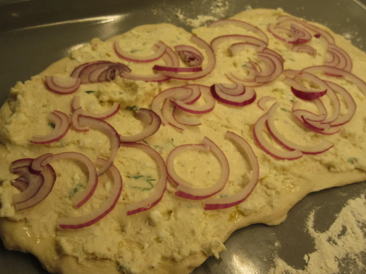 Pikantes Backen: Fladen mit Schafskäse-Honig-Creme und Rucola - Rezept - Bild Nr. 8377