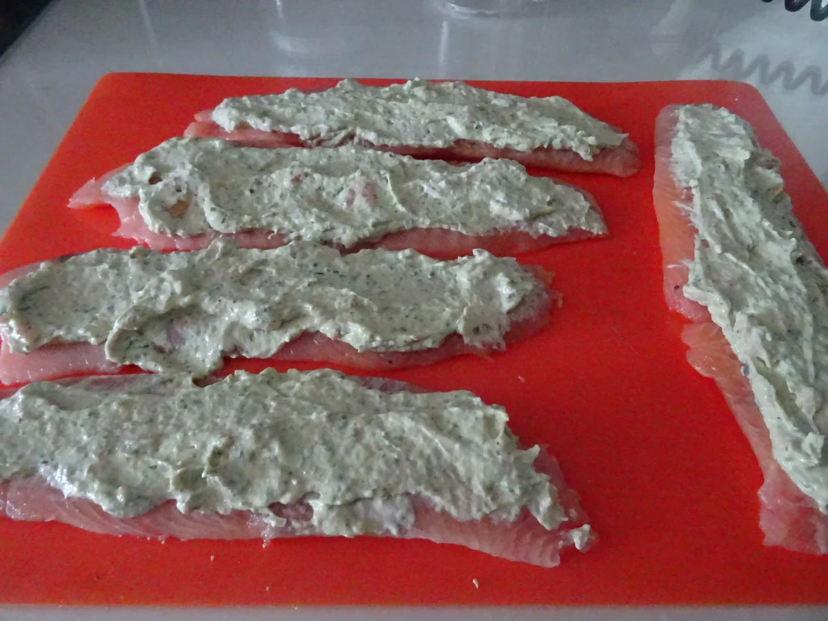 Saiblings-Filet-Röllchen und Reistaler vom Grill mit Honig-Senf-Soße - Rezept - Bild Nr. 8379