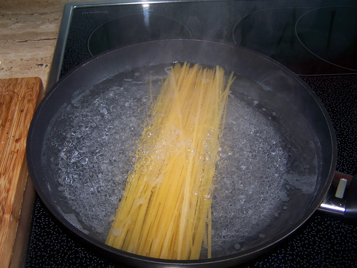 Spagetti mit Gemüse Würfel - Rezept - Bild Nr. 8375