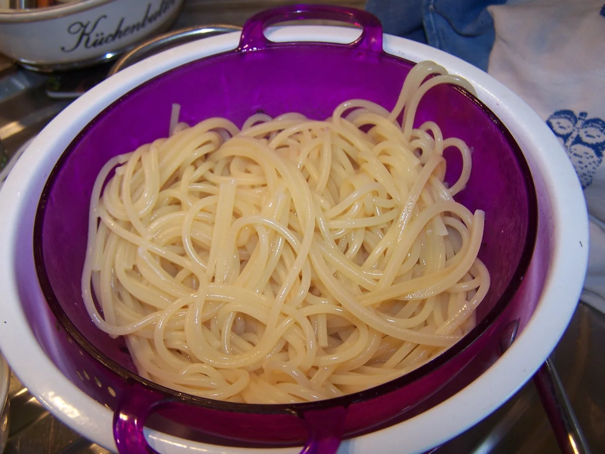 Spagetti mit Gemüse Würfel - Rezept - Bild Nr. 8378