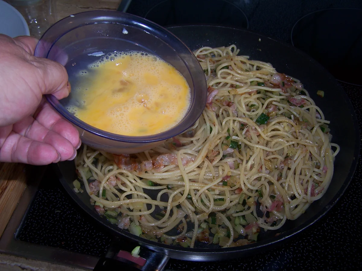 Spagetti mit Gemüse Würfel - Rezept - Bild Nr. 8382