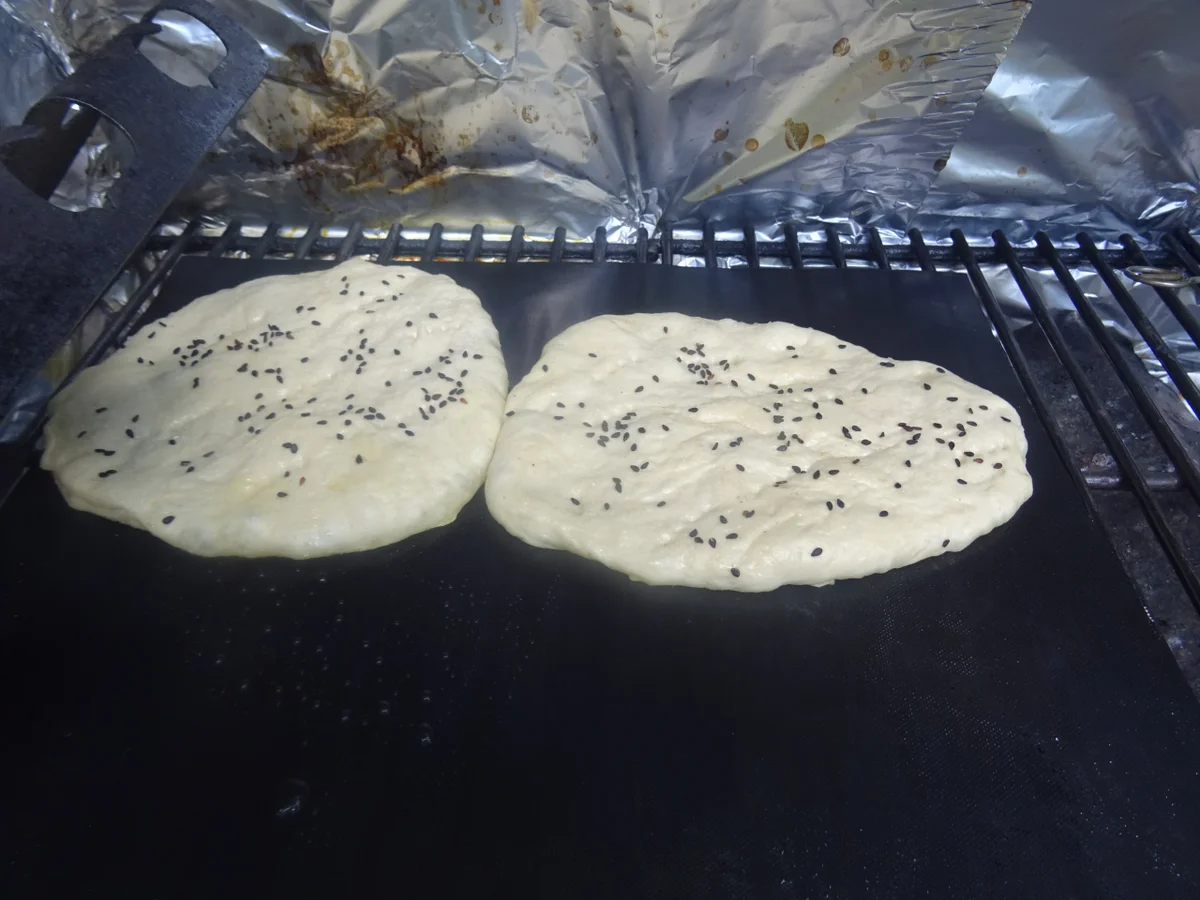 Filet-Spieß - orientalisch gewürzt - mit Fladenbrot und Dattel-Pistazien-Dip - Rezept - Bild Nr. 8382