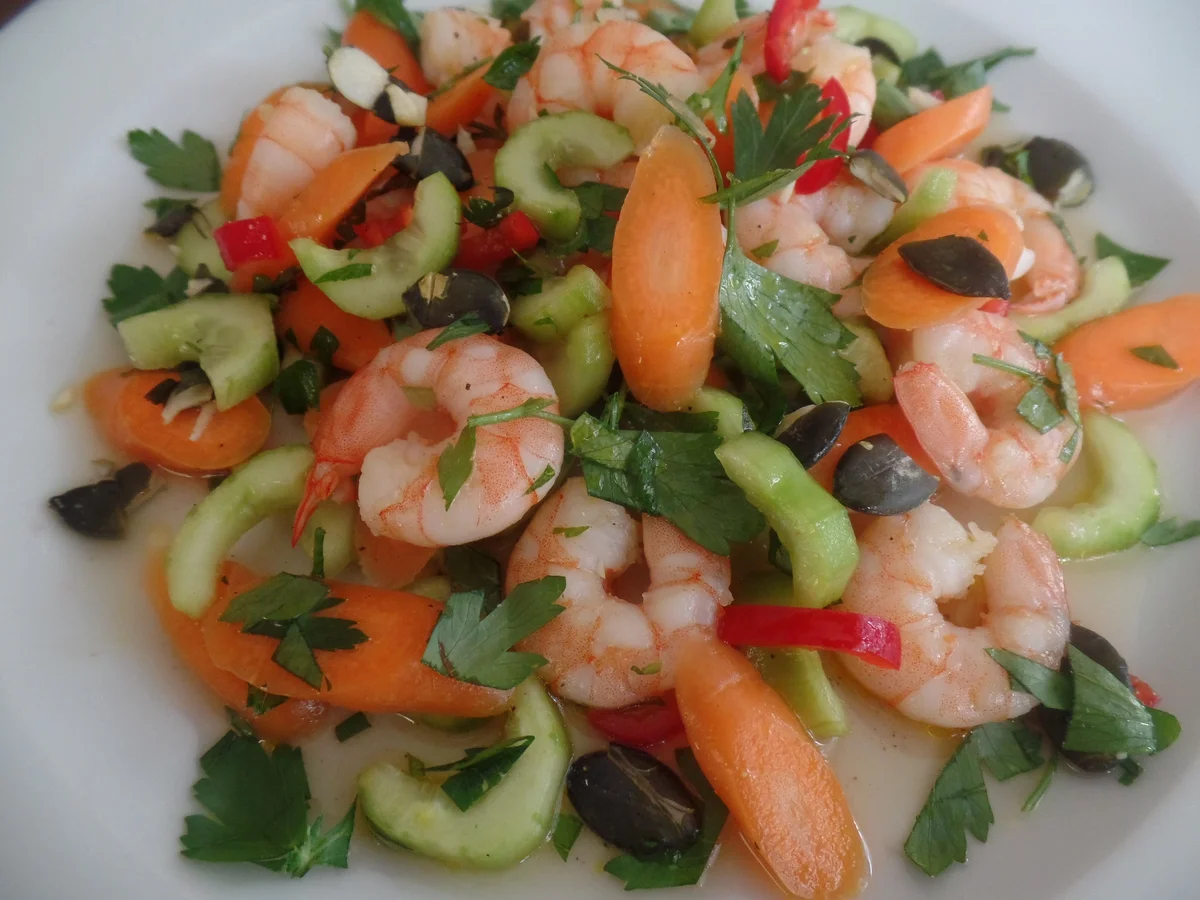 Garnelen-Möhren-Gurken-Salat - Rezept - Bild Nr. 8380