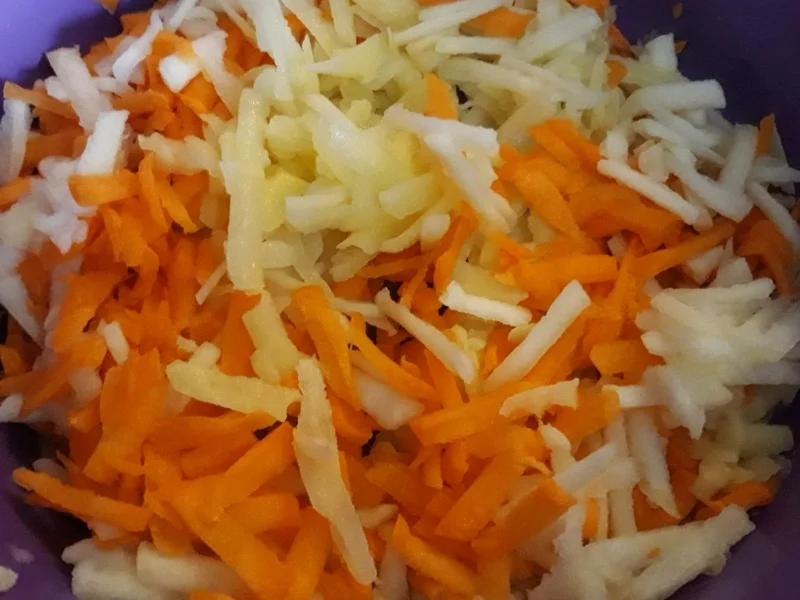 Rezept: Kartoffel - Apfel - Möhren - Rösti mit Thymian Bild Nr. 4 Kartoffel - Apfel - Möhren - Rösti mit Thymian - Rezept - Bild Nr. 4