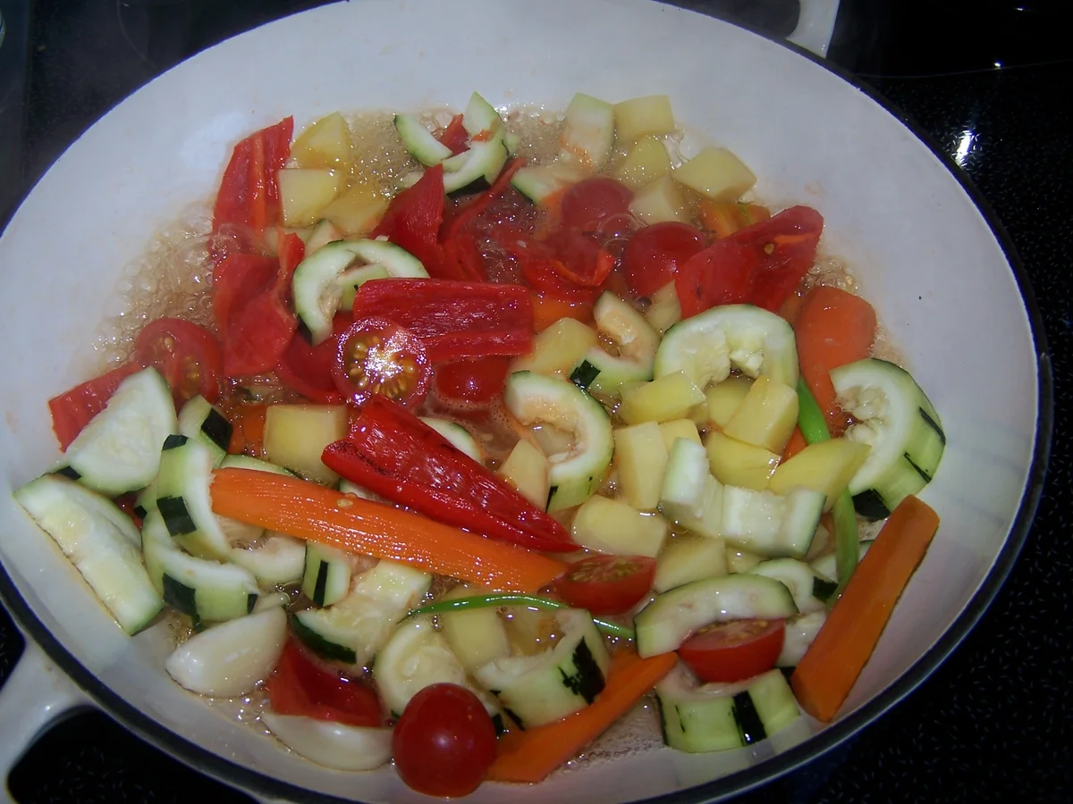 Buntes Gemüse mit Seelachs gedünstet - Rezept - Bild Nr. 8403