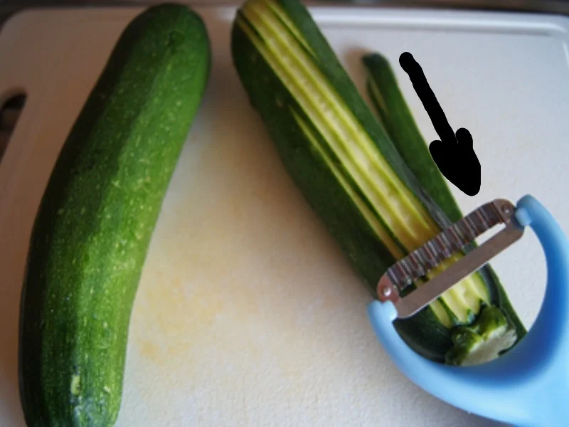 Rezept: Gebratene Zucchini mit Garnelenspießen Bild Nr. 4 Gebratene Zucchini mit Garnelenspießen - Rezept - Bild Nr. 4