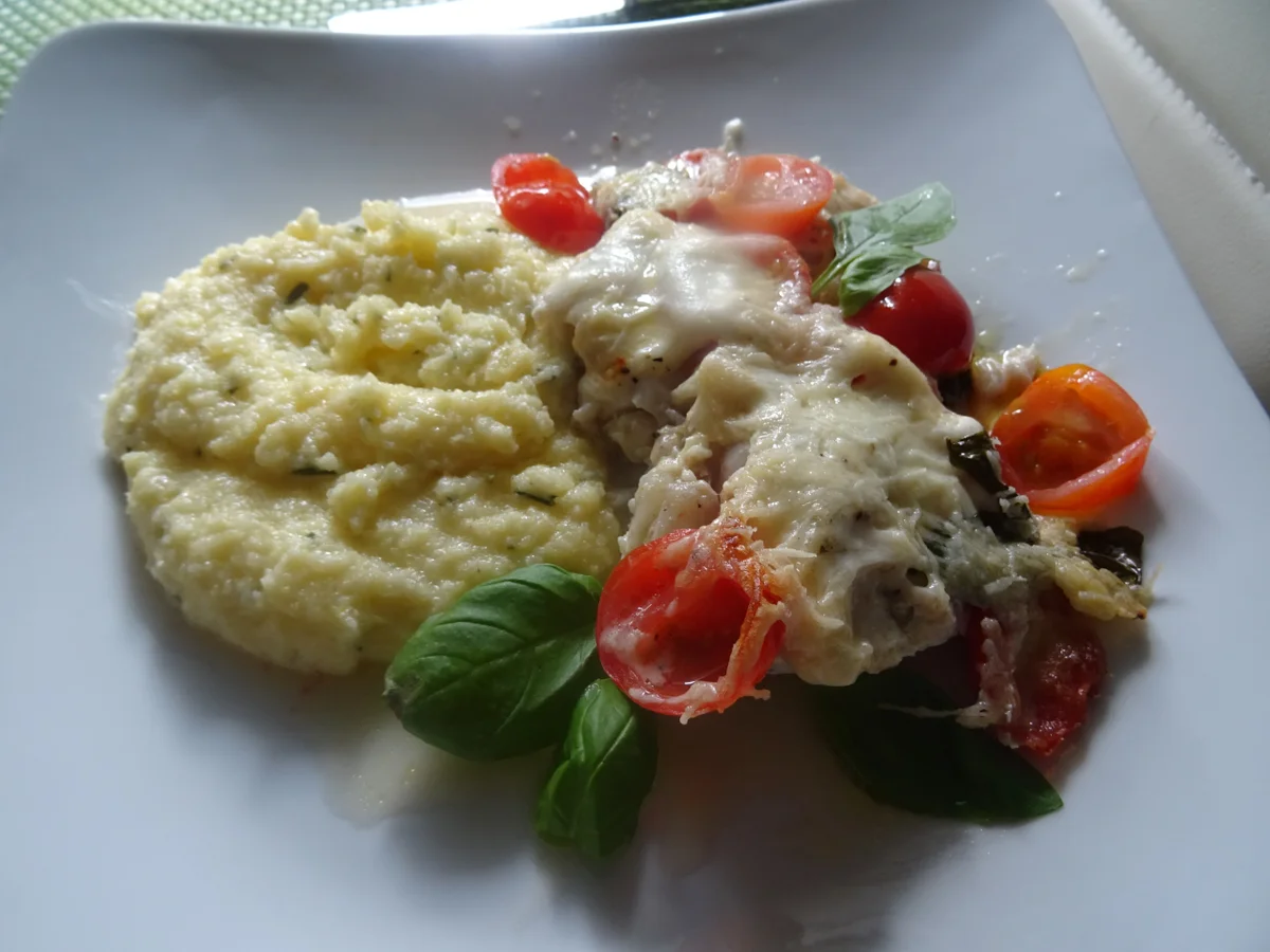 Seelachs "Caprese" mit cremiger Rosmarin-Polenta - Rezept - Bild Nr. 2