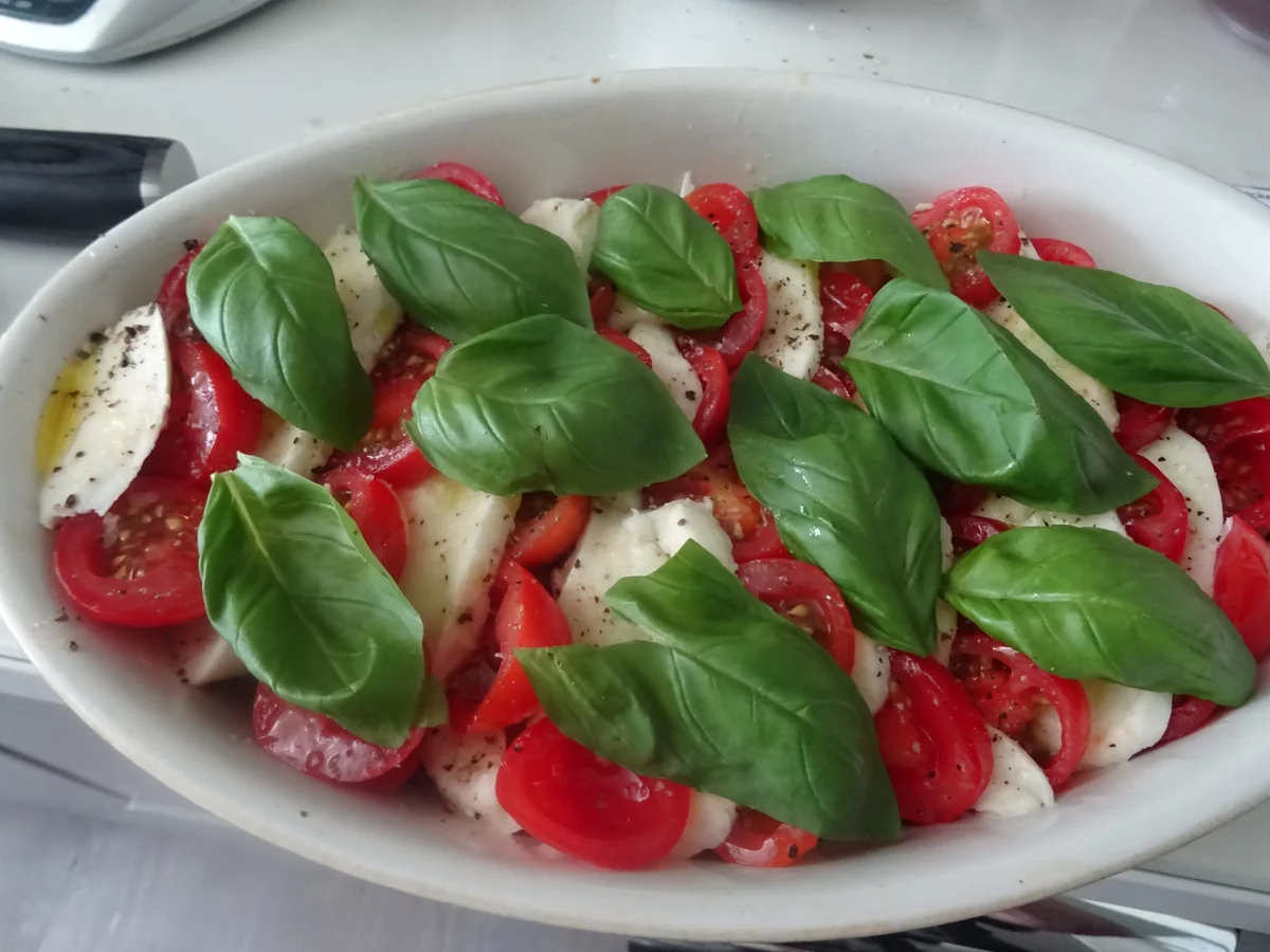 Seelachs "Caprese" mit cremiger Rosmarin-Polenta - Rezept - Bild Nr. 4