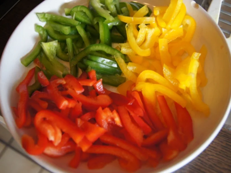 Rindfleisch-Paprika-Wok mit Cashew-Reis - Rezept - Bild Nr. 8428