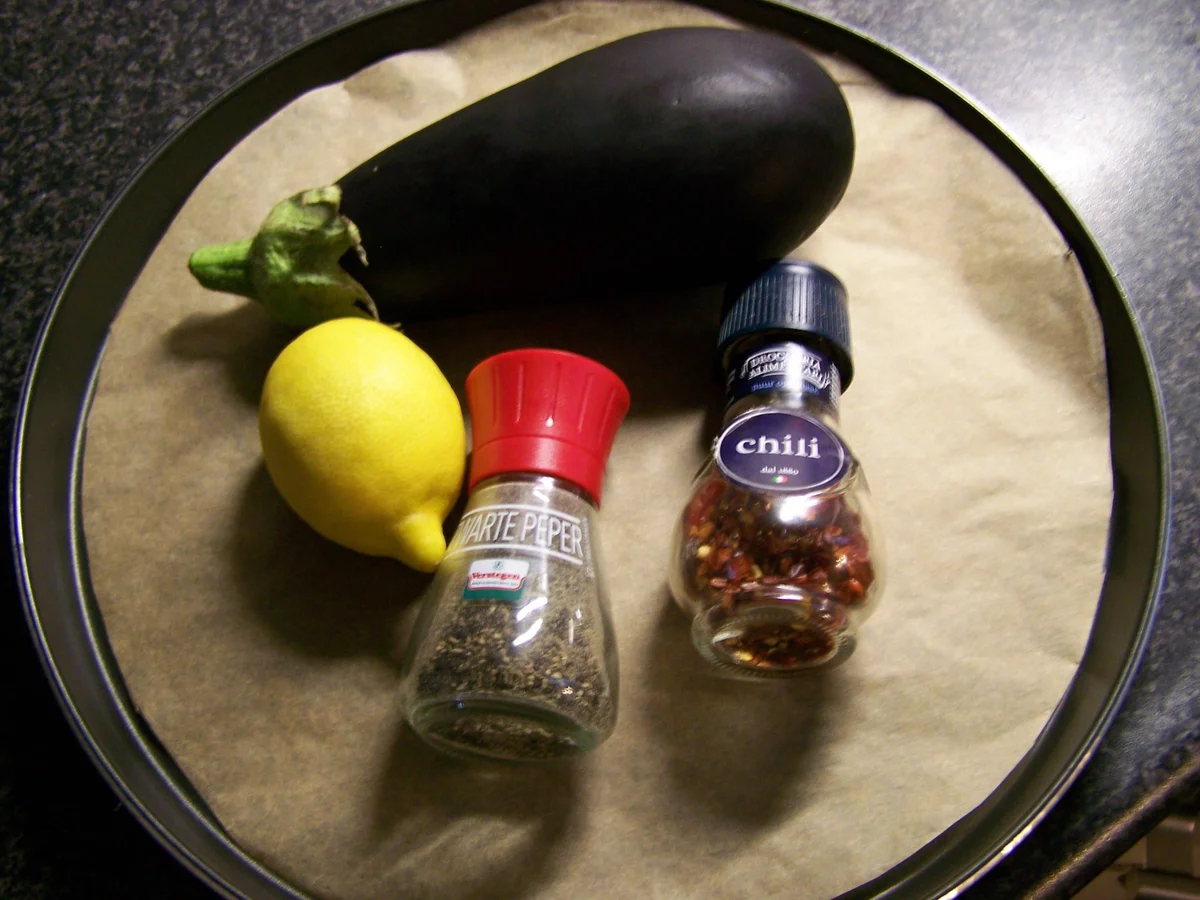 Rezept: Aubergine in fleischiger Gesellschaft... Bild Nr. 8426 Aubergine in fleischiger Gesellschaft... - Rezept - Bild Nr. 8426