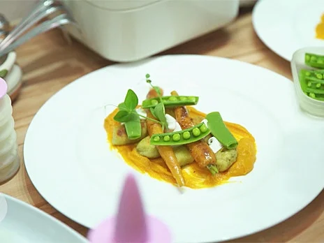 Erbsengnocchi, junge Möhren, Zuckerschoten und Ricotta - Rezept - Bild Nr. 8448