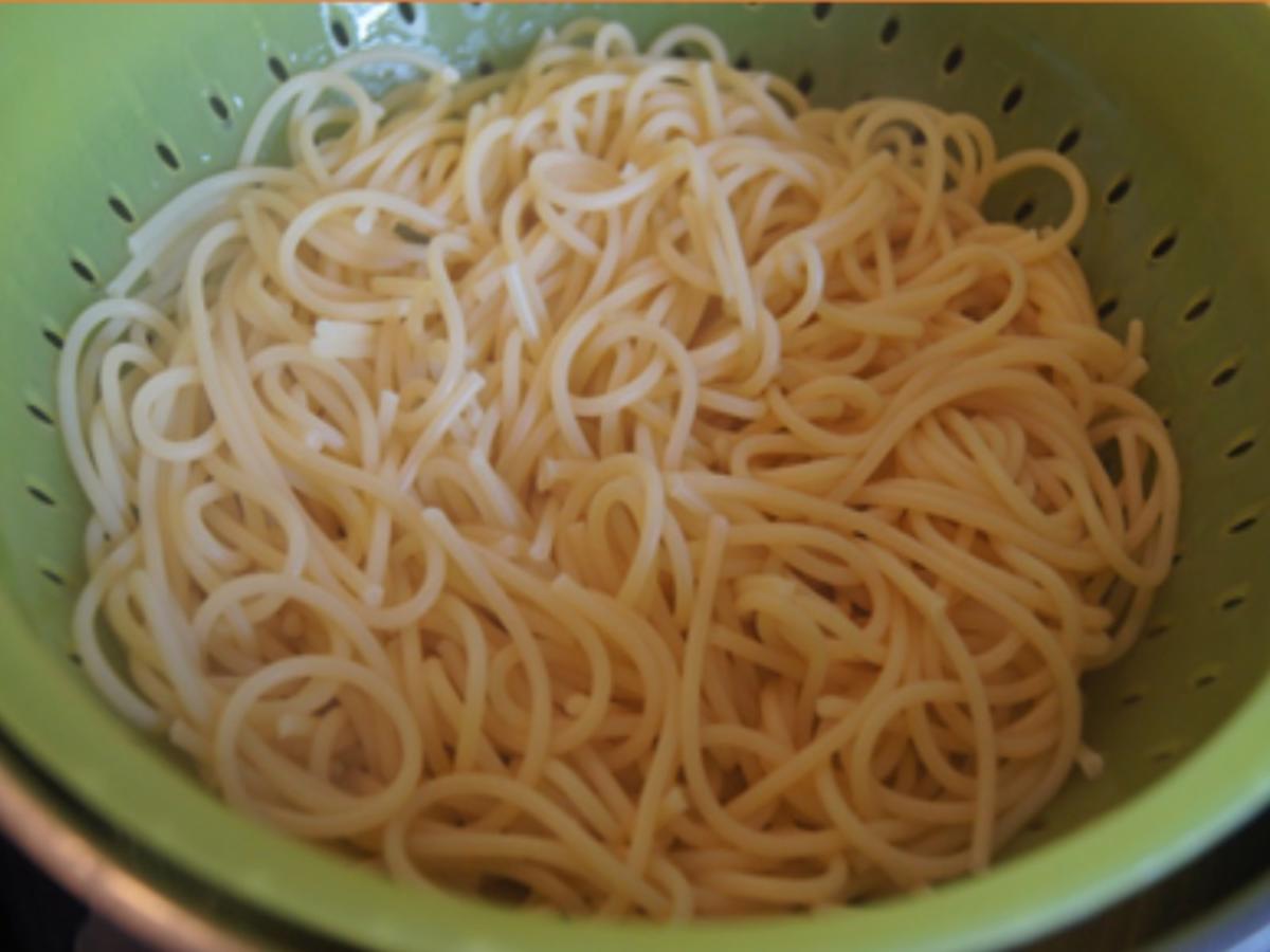Spaghetti AGLIO, OLIO E PEPERONCINO - Rezept - Bild Nr. 8471