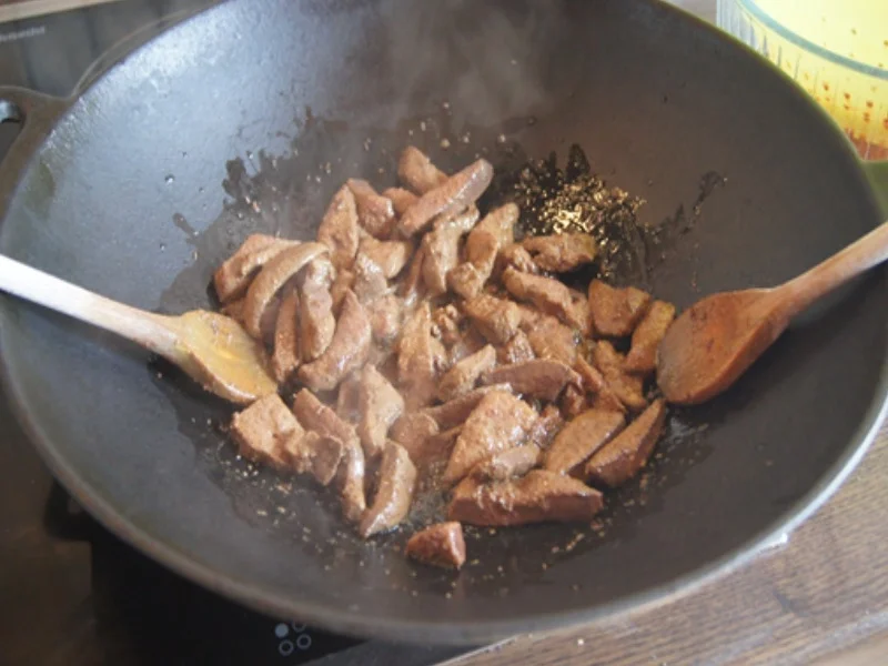 Gebratene Leber im Wok mit Paprika und Basmatireis - Rezept - Bild Nr. 17