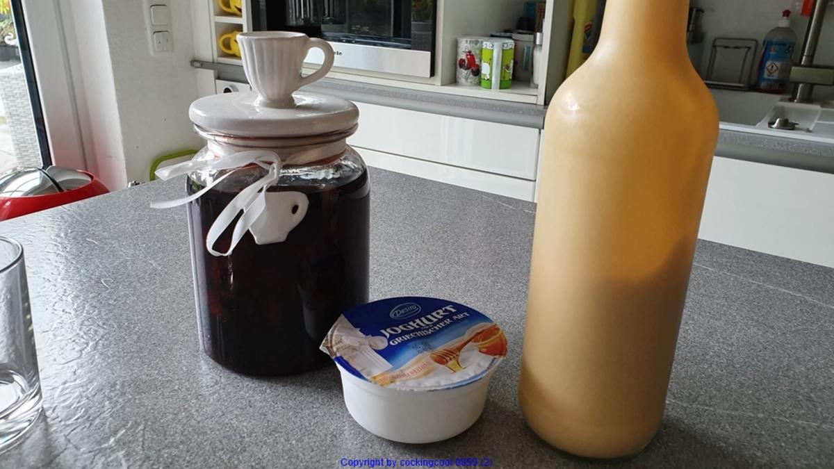 Griechischer Joghurt mit eingelegten Kirschen - Rezept - Bild Nr. 8473