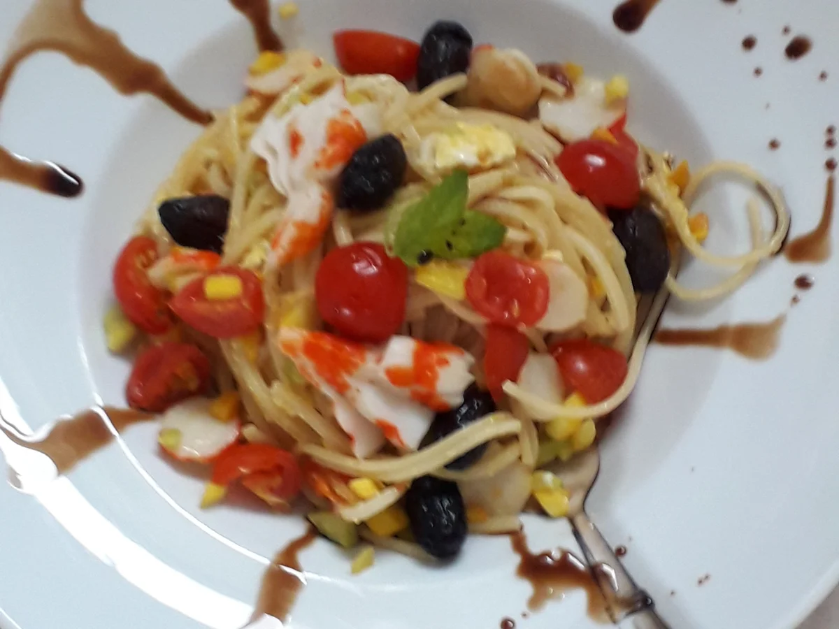 Spagetti mit gelber Zucchini ,Schwarze Oliven - Rezept - Bild Nr. 8472