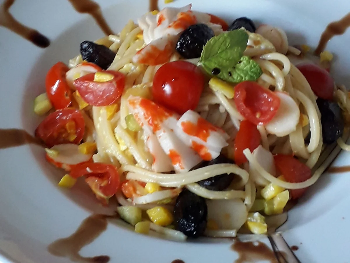 Spagetti mit gelber Zucchini ,Schwarze Oliven - Rezept - Bild Nr. 8473