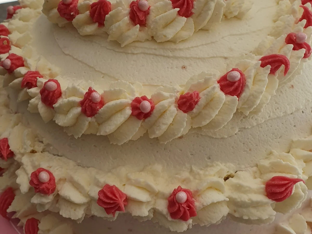 Biskuit:   HIMBEER ~ FRISCHKÄSE ~ SAHNETORTE - Rezept - Bild Nr. 8593