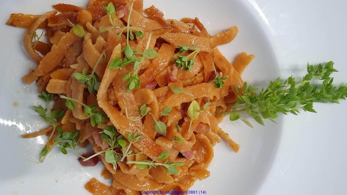 Tomaten Chili Tagliatelle (frisch hergestellt) mit der Pasta Maschine - Rezept - Bild Nr. 8485