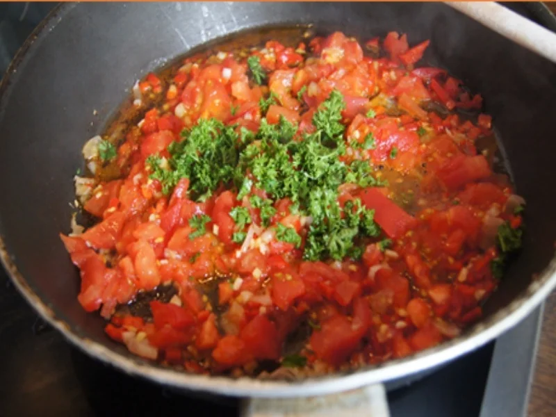 Spaghetti in Chili-Tomaten-Ei-Pfanne - Rezept - Bild Nr. 9