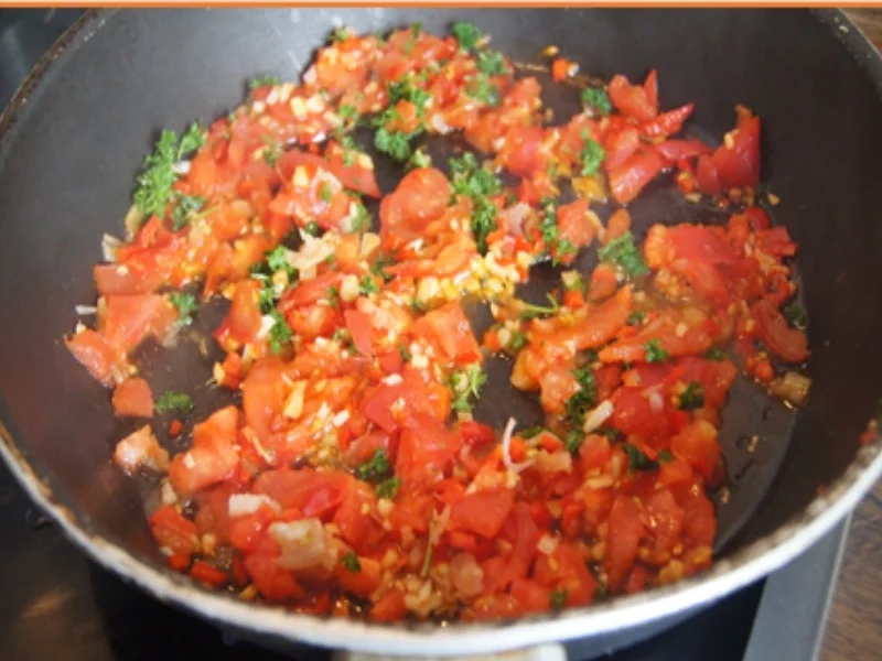 Spaghetti in Chili-Tomaten-Ei-Pfanne - Rezept - Bild Nr. 10