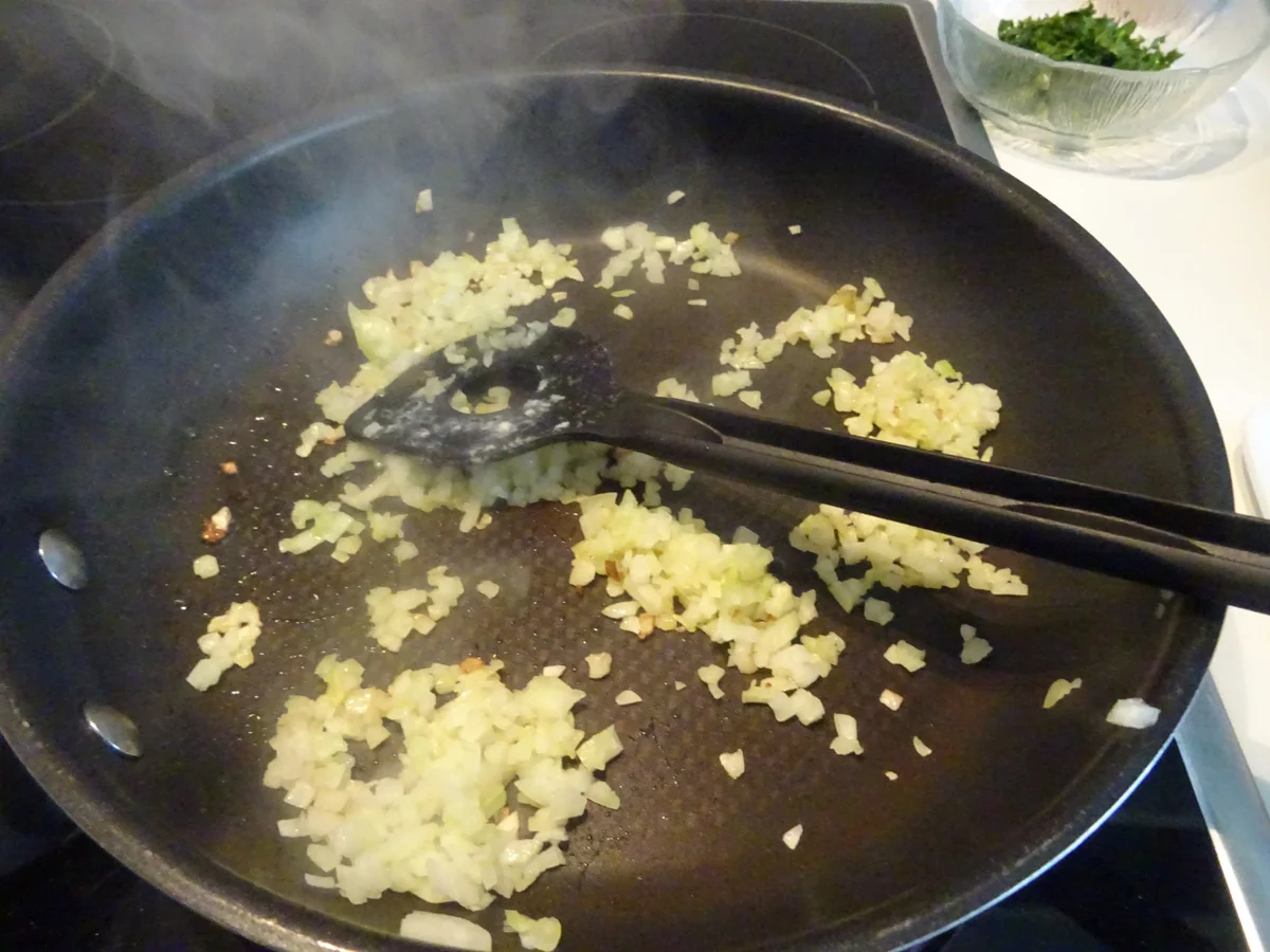 Rezept: Fagottini mit Pilzfüllung und Speck-Sahne-Soße Bild Nr. 8497 Fagottini mit Pilzfüllung und Speck-Sahne-Soße - Rezept - Bild Nr. 8497