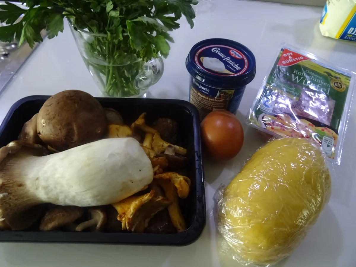 Rezept: Fagottini mit Pilzfüllung und Speck-Sahne-Soße Bild Nr. 8498 Fagottini mit Pilzfüllung und Speck-Sahne-Soße - Rezept - Bild Nr. 8498