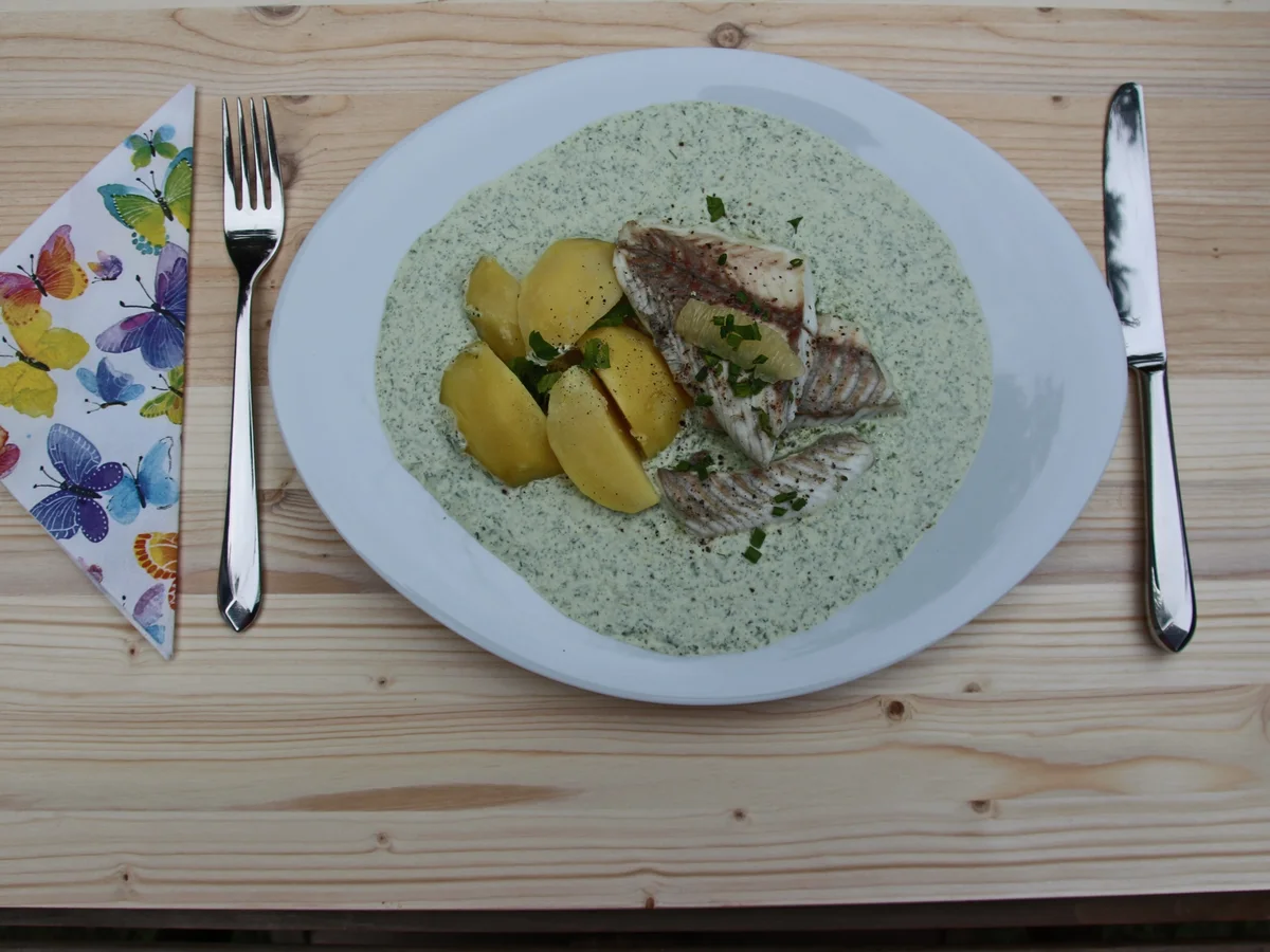 Barramundi auf Frankfurter Grüner Sauce. - Rezept - Bild Nr. 2