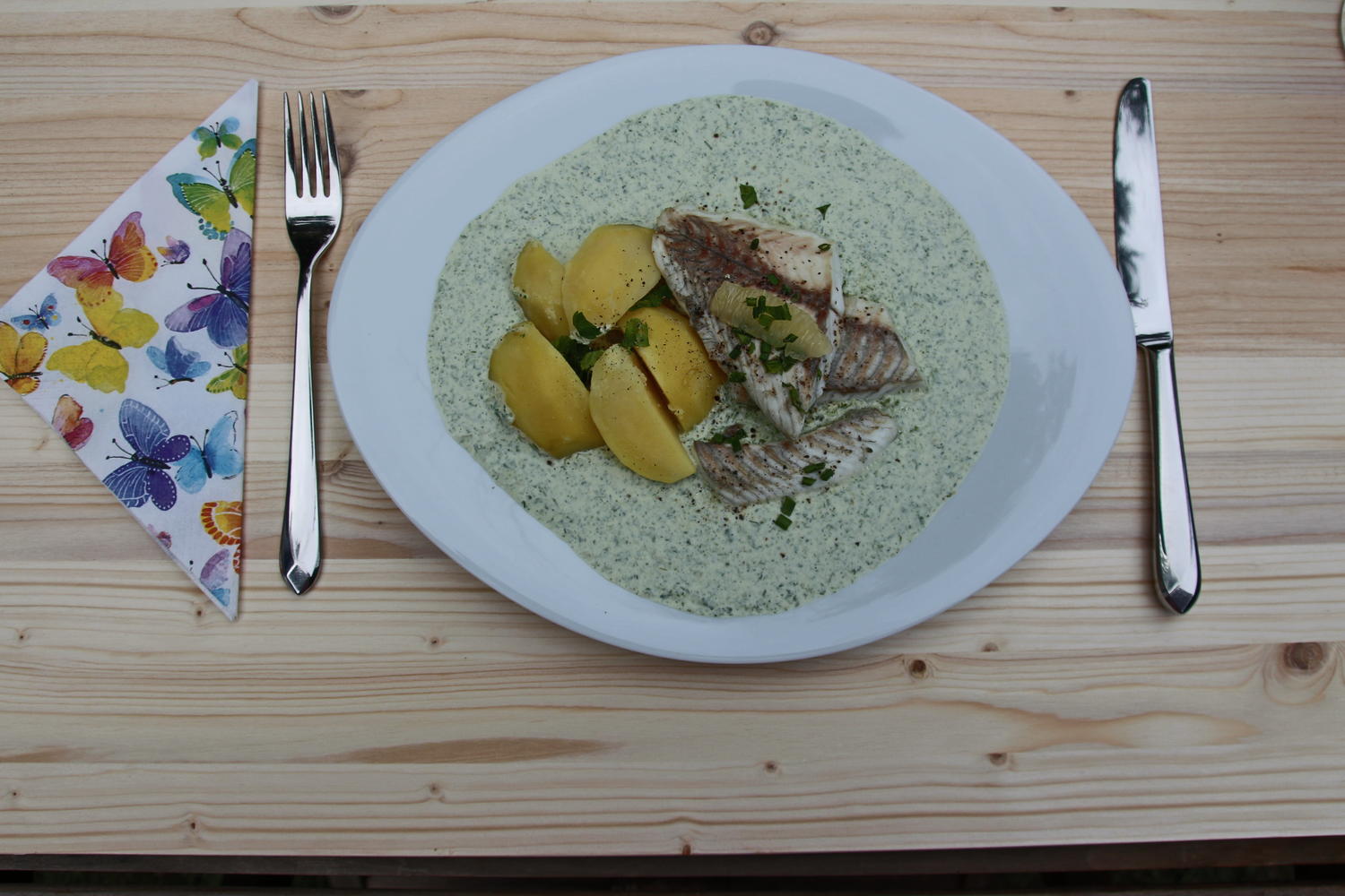 Barramundi auf Frankfurter Grüner Sauce. - Rezept - kochbar.de