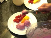 Geeiste Himbeercreme mit Amarettinibrösel - Rezept - Bild Nr. 2