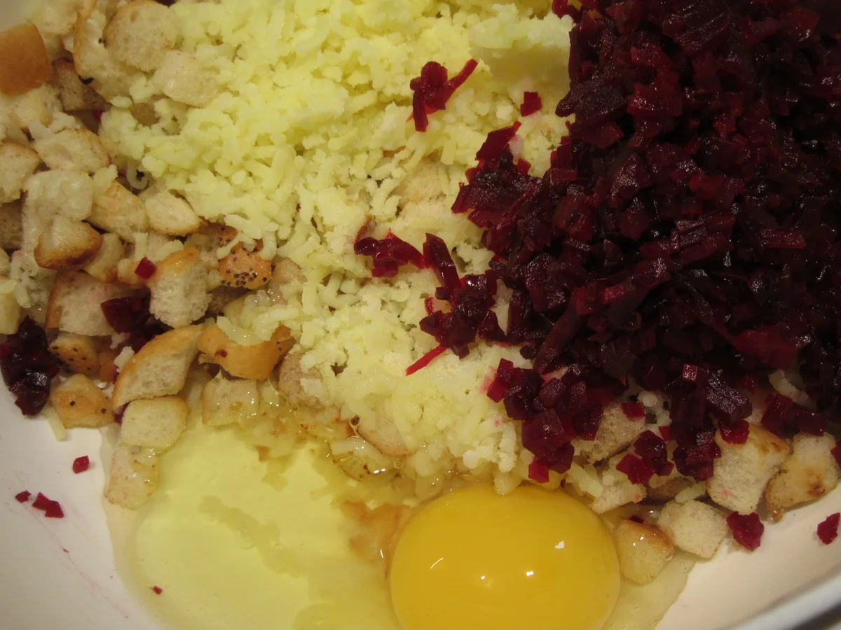 Rezept: Knödel: Rote-Bete-Knödel Bild Nr. 8533 Knödel: Rote-Bete-Knödel - Rezept - Bild Nr. 8533