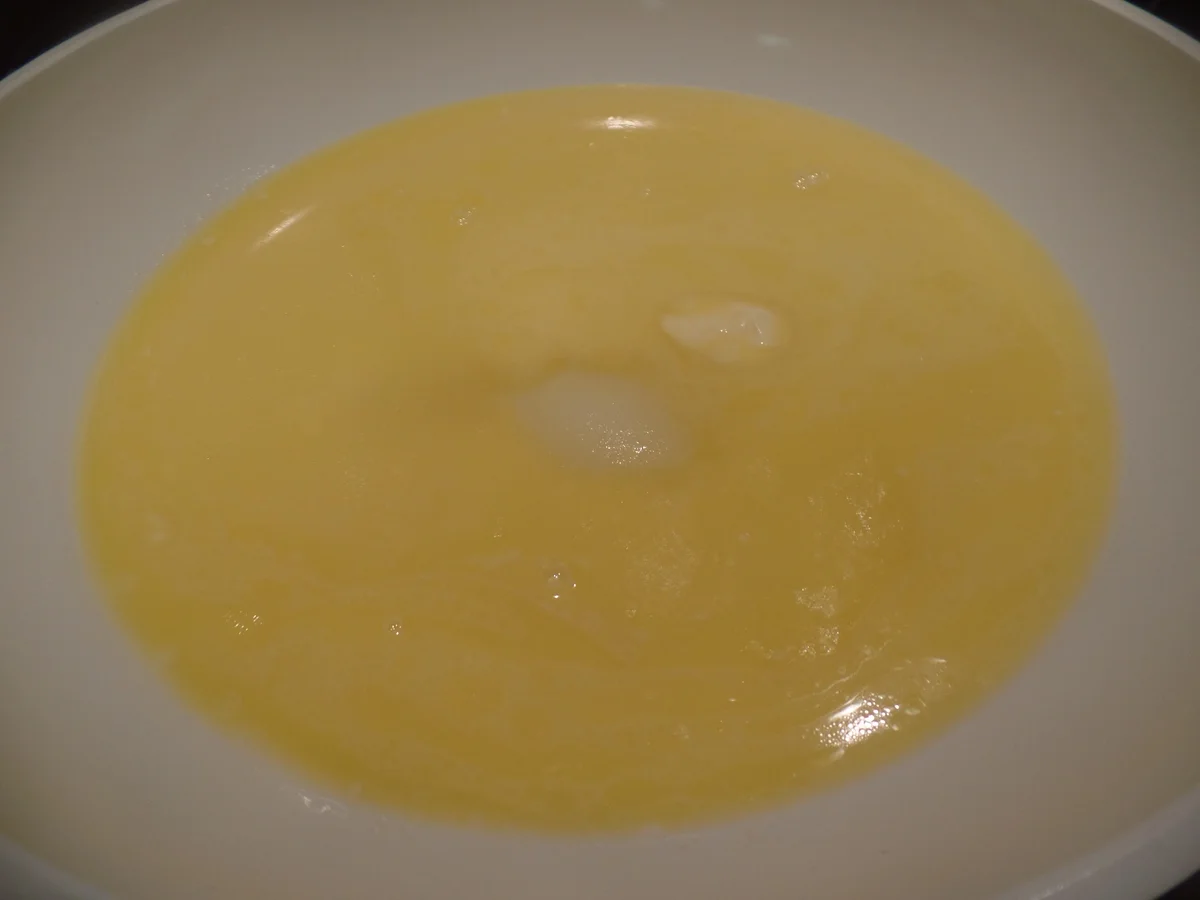 Rezept: Dampfnudeln mit Vanillesoße Bild Nr. 8542 Dampfnudeln mit Vanillesoße - Rezept - Bild Nr. 8542