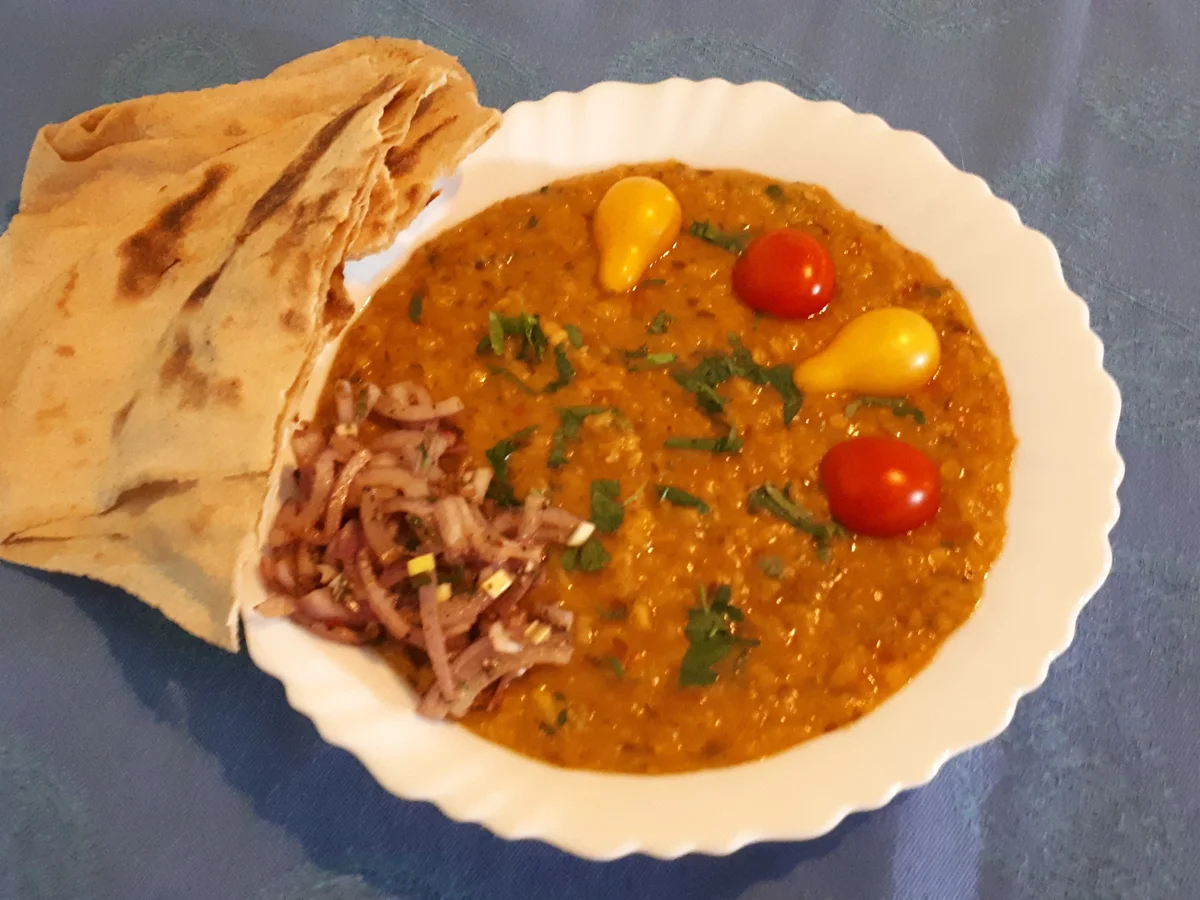 indisch: Masoor Dal, Masala Kanda at plain Paratha - Rezept - Bild Nr. 8531