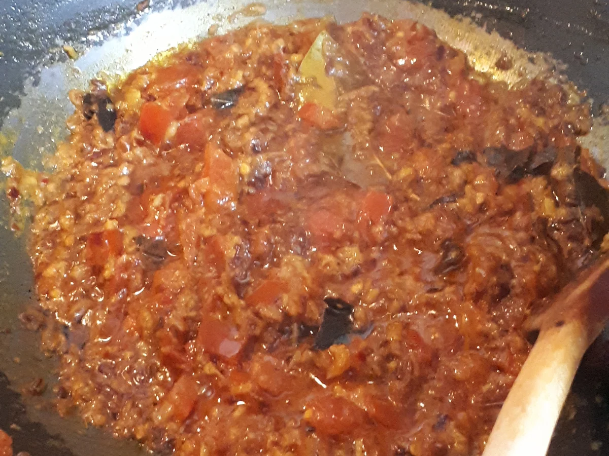 indisch: Masoor Dal, Masala Kanda at plain Paratha - Rezept - Bild Nr. 8547